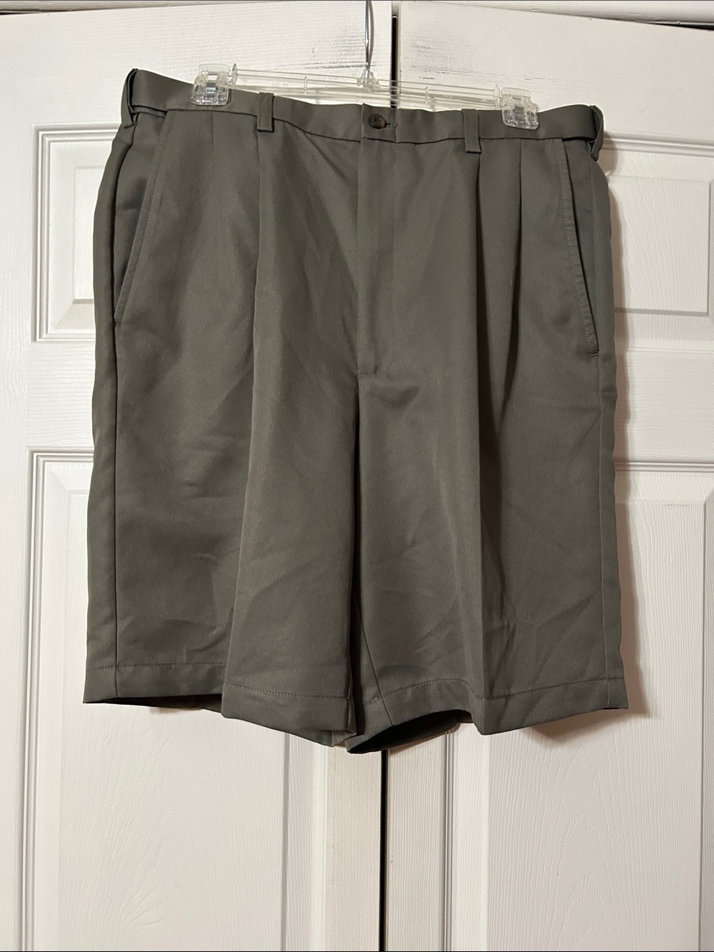 Men's - 34 Haggar Classic Pleated Shorts - Olive